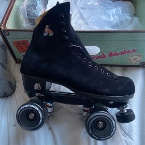 Brand New Moxi Black Suede Derby Skates
